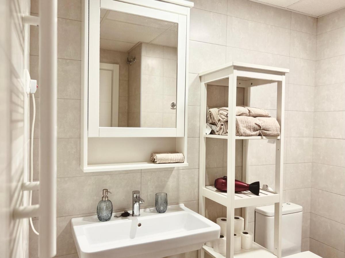 Sarah Apartment Фуeнхирола Екстериор снимка