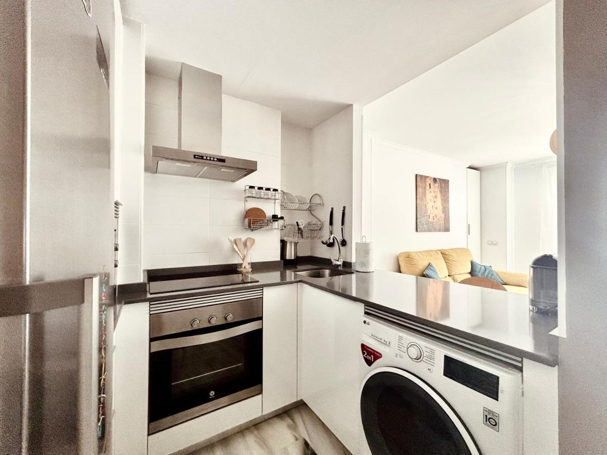 Sarah Apartment Фуeнхирола Екстериор снимка